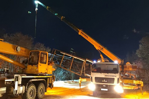 На дороге Зуево-Новая Ладога обрушился энергомост