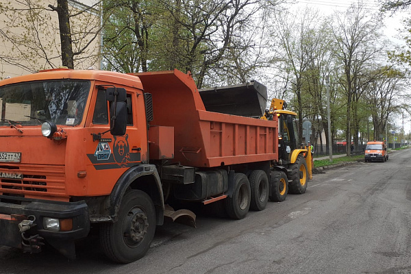 Выполнение ремонта улицы в г. Волхов