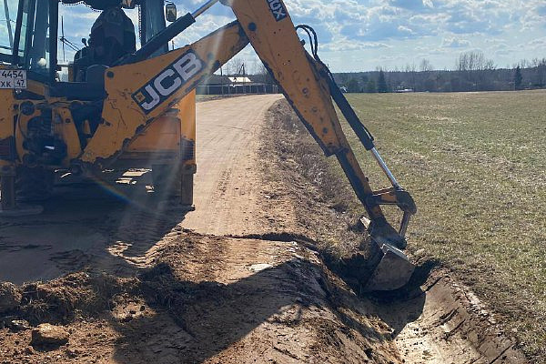 Восстанавливаем водоотводные канавы